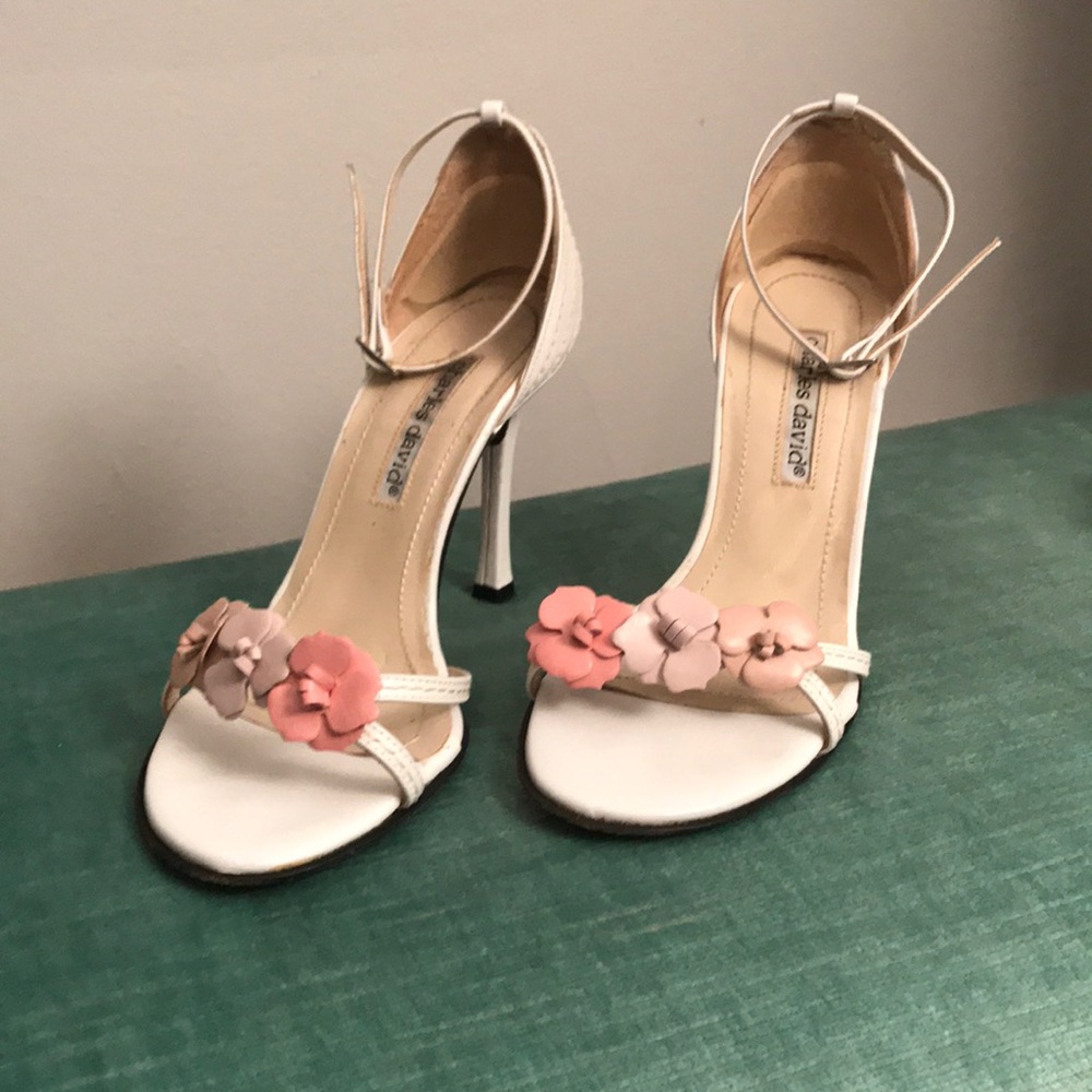 Charles David open toed pump